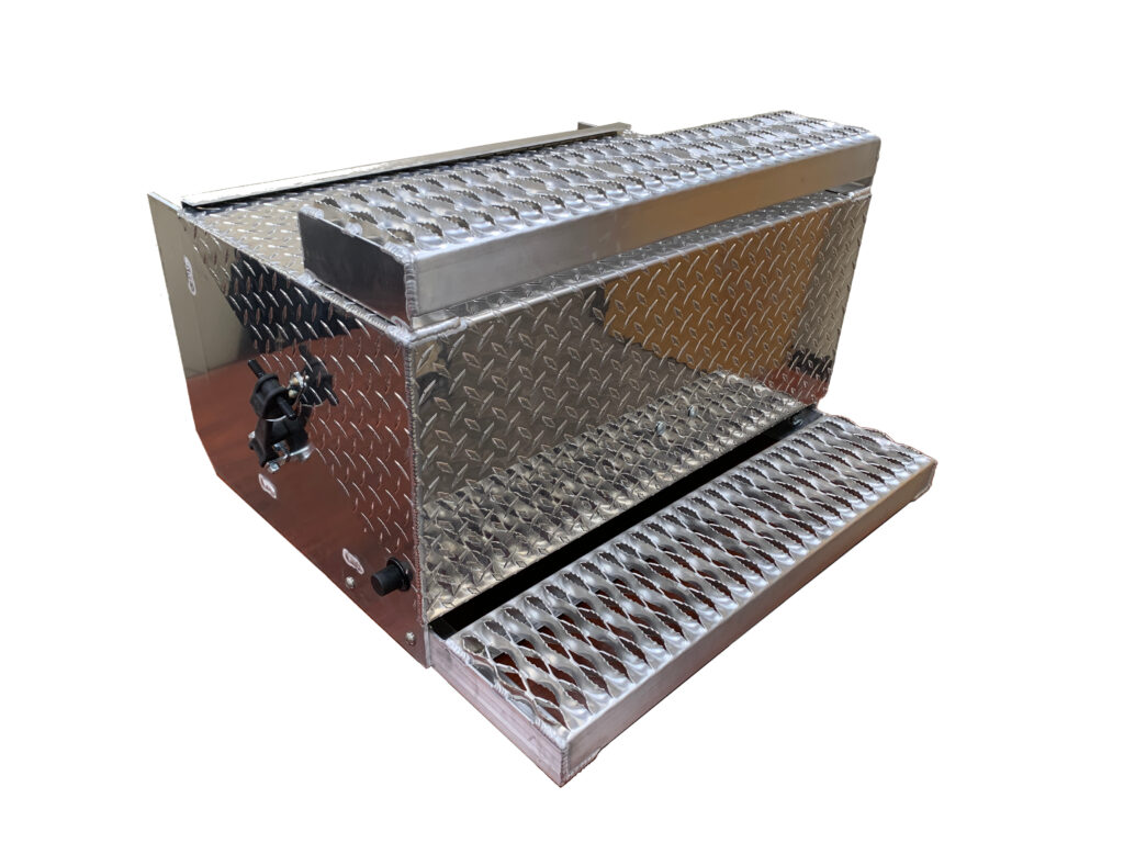 Lockable battery box with grip strut steps